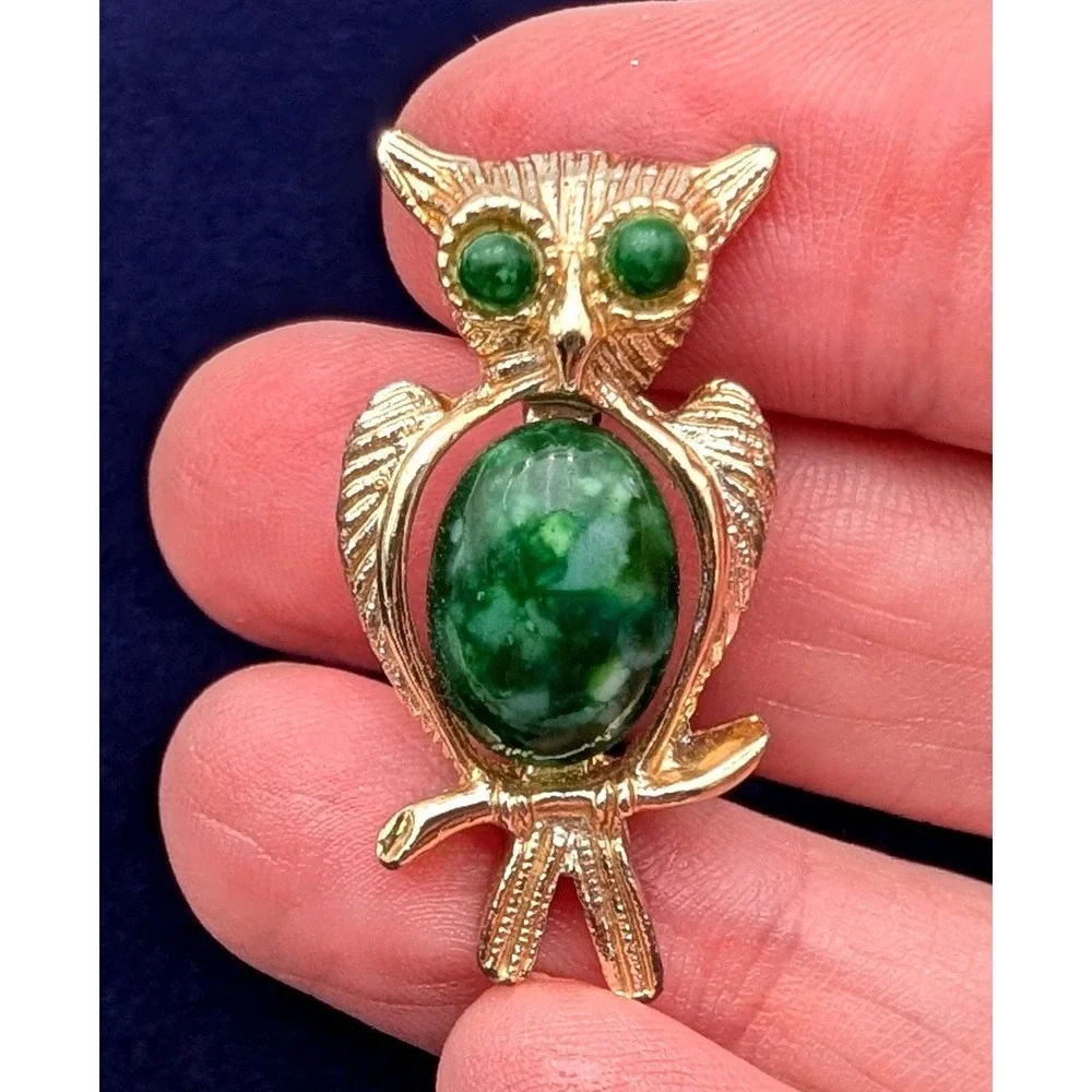 Vintage Gold Tone Owl Brooch Green Marbled Cabochon Rhinestone Eyes 1.5 Inch